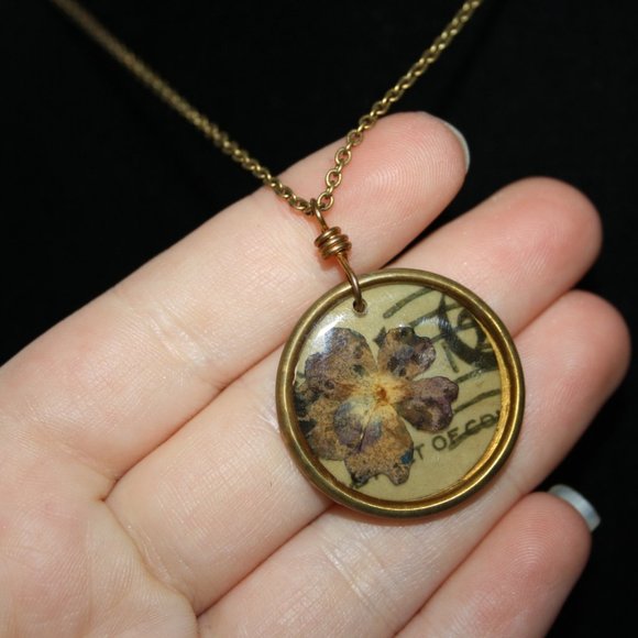 Vintage style bronze flower necklace 17"